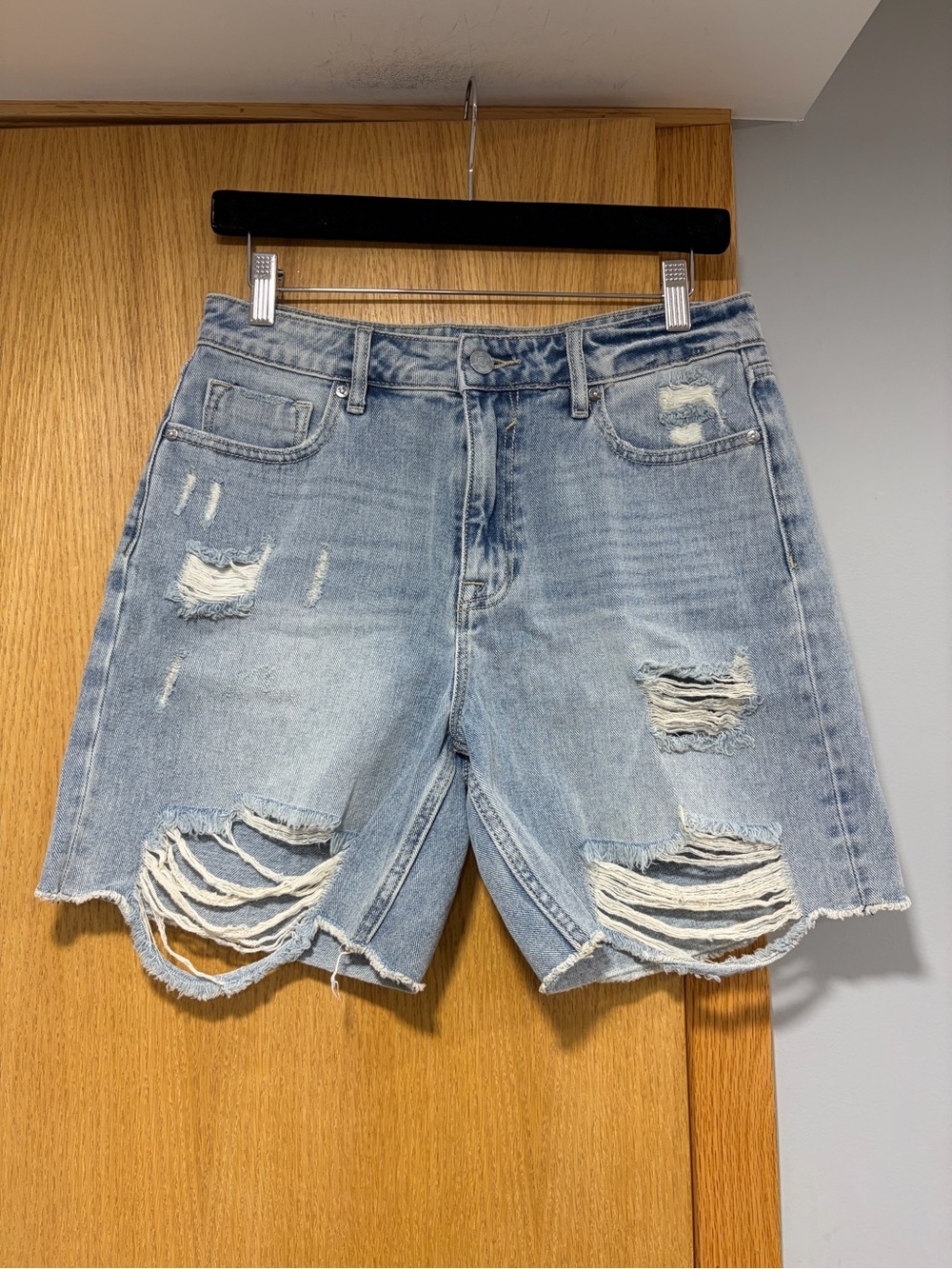 Vigoss Destructed Fray Hem Bermuda Shorts - Size 27